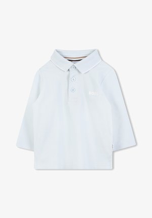 Cămașă polo cu mânecă lungă de culoare albastru deschis, confecționată din bumbac, cu guler, placket cu trei nasturi și un logo discret pe piept.