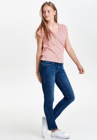 ONLY ONLSILVERY V NECK NOOS - T-shirts basic - mahogany rose