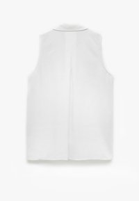 Weißes ärmelloses Blusenshirt mit Kragen, einem Schlitzdetail im Rücken und einer glatten Textur. Einfaches, minimalistisches Design ohne zusätzliche Verzierungen.