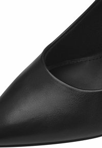 s.Oliver Klassiska pumps - black