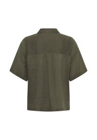 Chemise à manches courtes vert olive avec col et couture d'empiècement dans le dos, présentée sur un fond blanc.