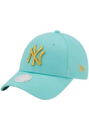 Cappellino da baseball turchese con ricamo dorato del logo "NY" sul davanti, con visiera curvata e sei occhielli di ventilazione.