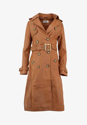 Brun læder trenchcoat med dobbeltradet design, store knapper, bælte i taljen og skulderepauletter. Glat tekstur med en skræddersyet pasform.