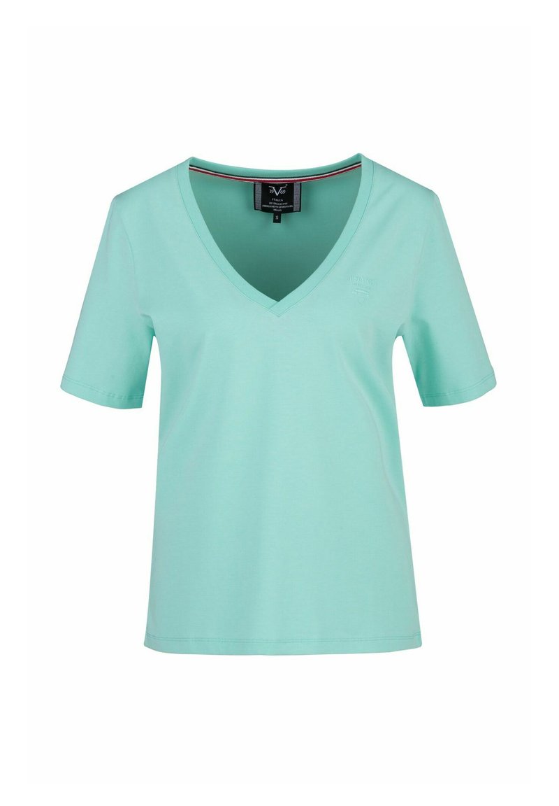 Mintgroene V-hals t-shirt van zacht materiaal, met korte mouwen en een minimalistisch ontwerp met een klein logo op de voorkant.
