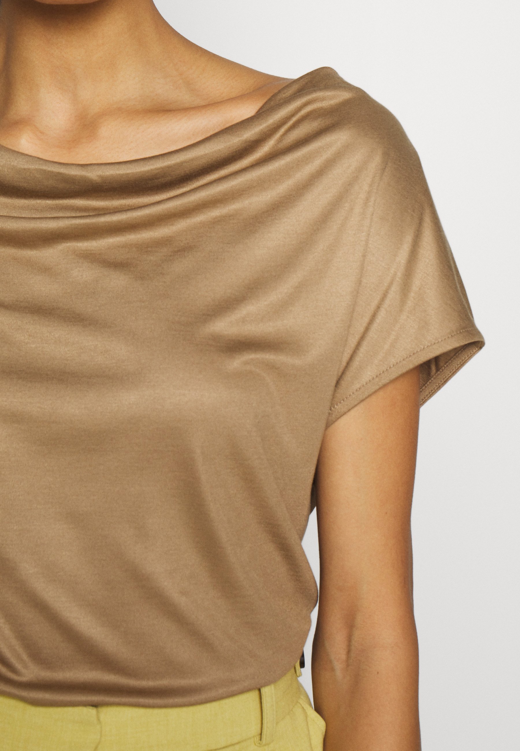 s.Oliver BLACK LABEL T SHIRT T shirts wet sand Zalando.no s.Oliver BLACK LABEL T-shirts - brown