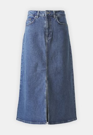 Długa spódnica dżinsowa z rozcięciem z przodu, kontrastowym stębnowaniem, pięcioma kieszeniami i wysokim stanem. Głęboki niebieski kolor i gładka tekstura.