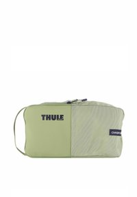 Borsa Thule Chasm da 30L in oliva chiaro, realizzata in tessuto resistente. Caratterizzata da una cerniera fluida, maniglia laterale e texture a contrasto in alcune sezioni.