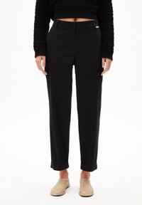 ARMEDANGELS KAADWI - Stoffhose - black