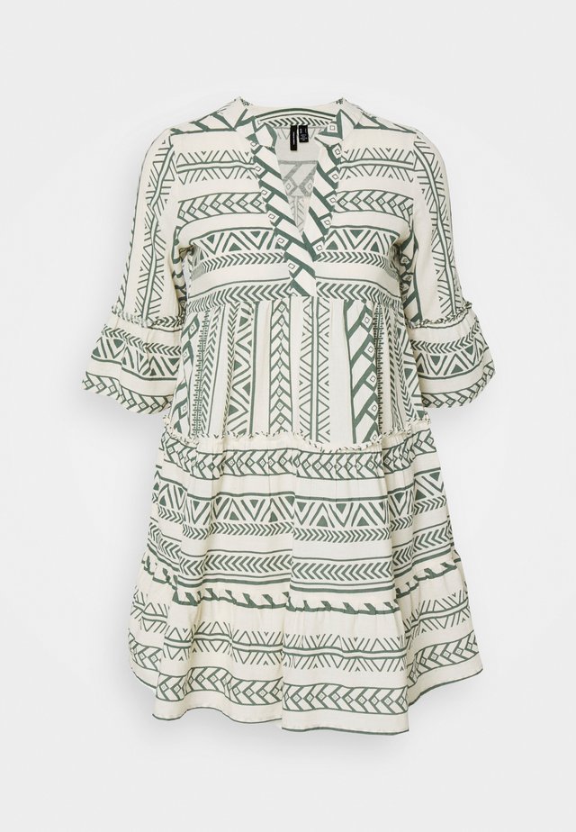 VMDICTHE - Freizeitkleid - birch/dicthe/laurel wreath