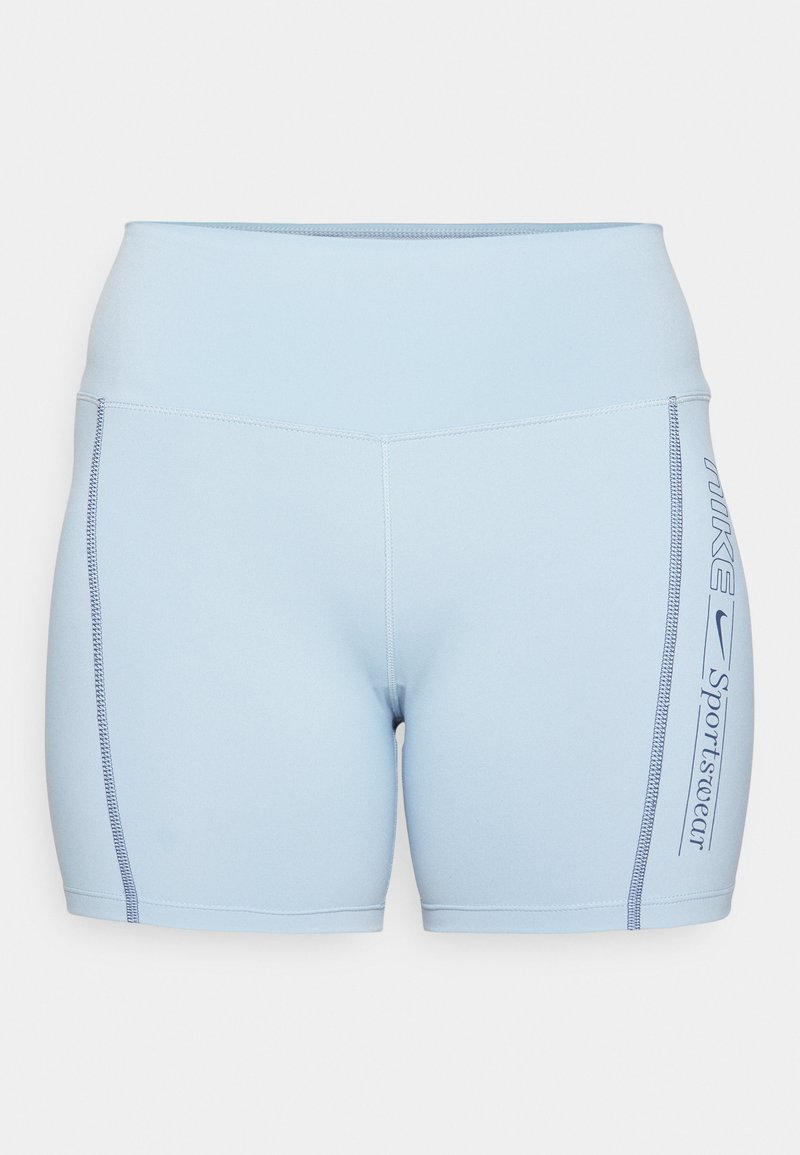 Pantalones cortos deportivos de color azul claro, confeccionados en un material elástico, con una cinturilla alta, costuras en contraste y una impresión lateral con "NIKE Sportswear."
