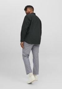 Jack & Jones JJEGINGHAM SHIRT - Camicia - forest night