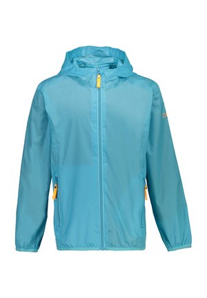 Chaqueta cortavientos con capucha de color azul claro, con cremallera frontal y bolsillos laterales con cremallera, que cuenta con tiradores de cremallera amarillos.