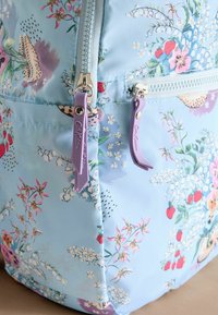 Cath Kidston FOLDAWAY - Turistinė kuprinė - blue bouquet