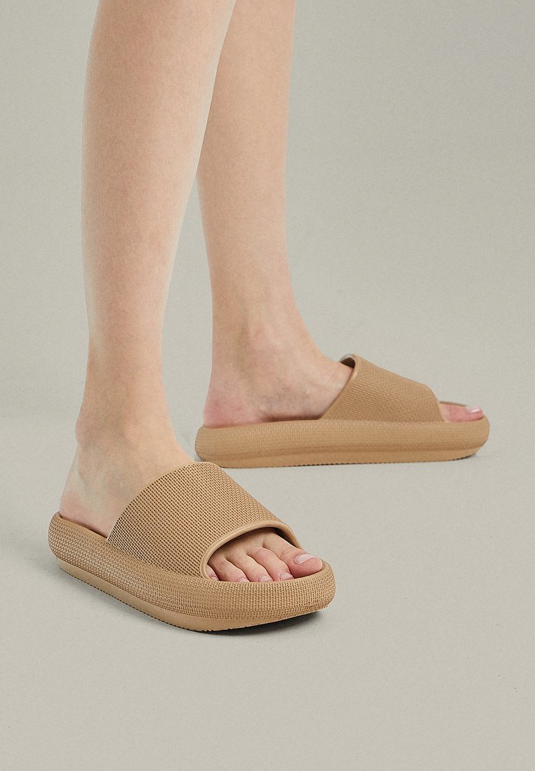OYSHO FLATFORM - Muiltjes - brown/bruin - Zalando.nl