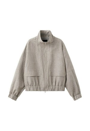 - Kurtka przejściowa