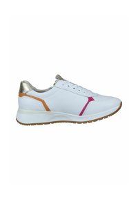 Weißer Sportschuh mit einem glatten Leder-Obermaterial, kontrastierenden orangefarbenen und pinken Akzenten, silbernem Fersendetail und einer strukturierten Gummisohle.