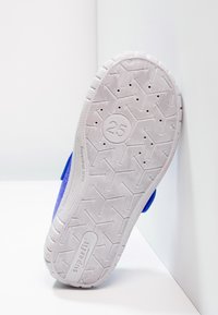 Superfit BILL - Tofflor & inneskor - bluet