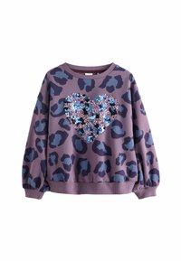 Lilla sweatshirt med mørkeblå leopardprint og et paillet-hjerte design. Har rund halsudskæring og elastiske manchetter.