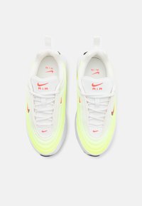 Nike Sportswear AIR MAX PORTAL - Sportbačiai - summit white/bright crimson/white/volt/black