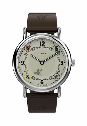 Timex-Armbanduhr mit rundem Zifferblatt, schwarzen Zeigern, vier farbigen Haussymbolen und einem braunen Lederarmband mit Prägung eines Zaubererhuts.