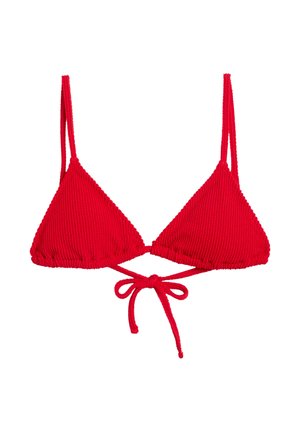 Top de bikini de tela texturizada roja con tirantes dobles ajustables y cierre frontal con lazo atado.