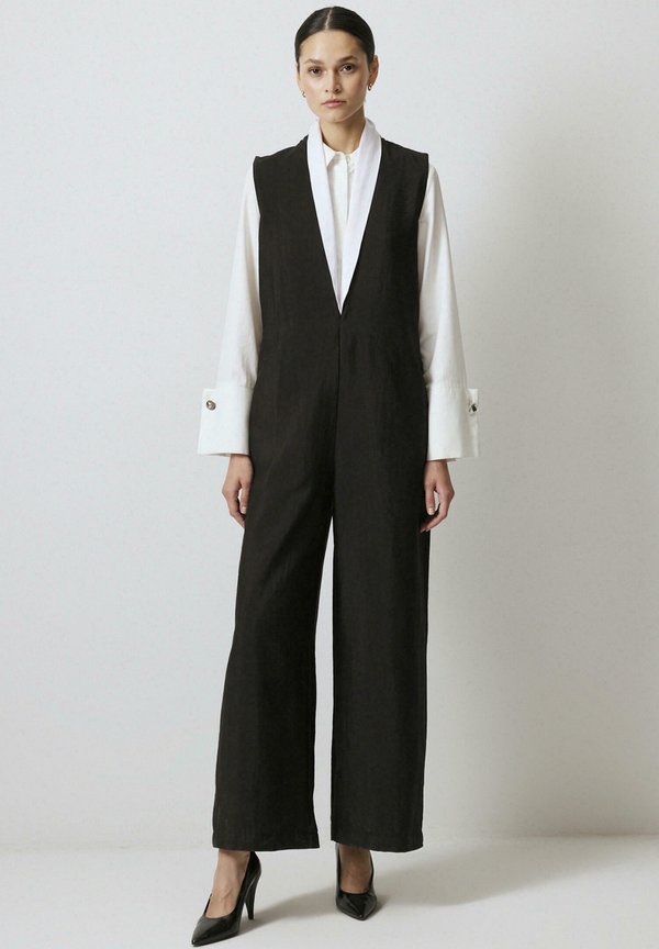WITH CONTRAST COLLAR - Jumpsuit