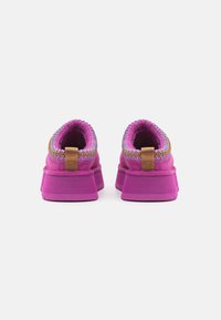 UGG TAZZ - Slippers - mangosteen