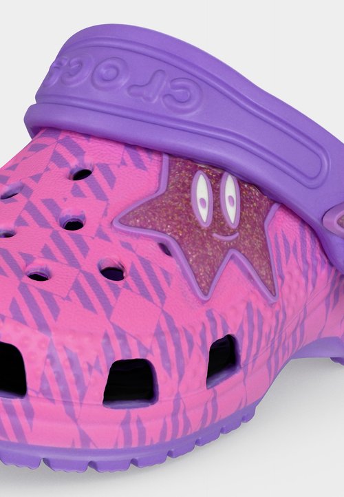 Crocs CLASSIC PLAID AND STARS - Slippers - purple bolt/pink punch — foto 7
