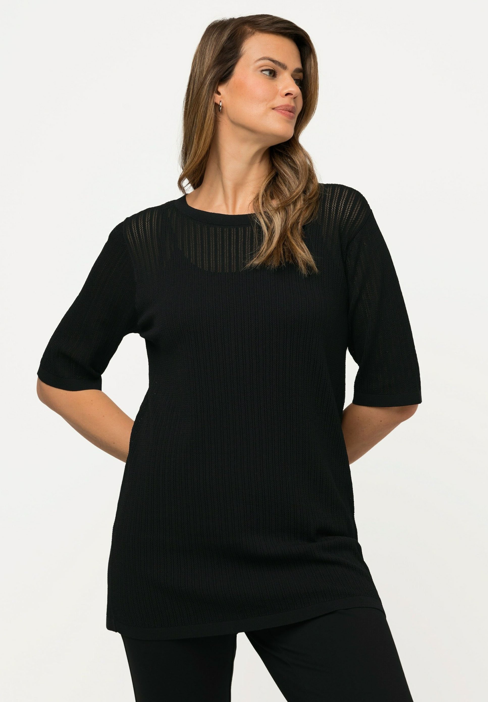 Prendas Básicas Mujer Camiseta Mujer Ulla Popken - Escote V Básico -  Algodón 100% - Corte Relajado Camiseta Mujer Básica, image size:1933x2782