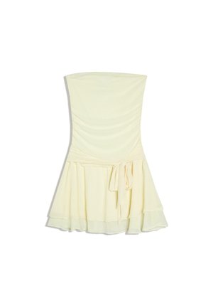 Schulterfreies hellgelbes Minikleid mit gerafftem Oberteil, einem Bindegürtel in der Taille und einem mehrlagigen, fließenden Rock.
