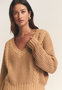 ST MRLO EVIE  - Svetrík - sand