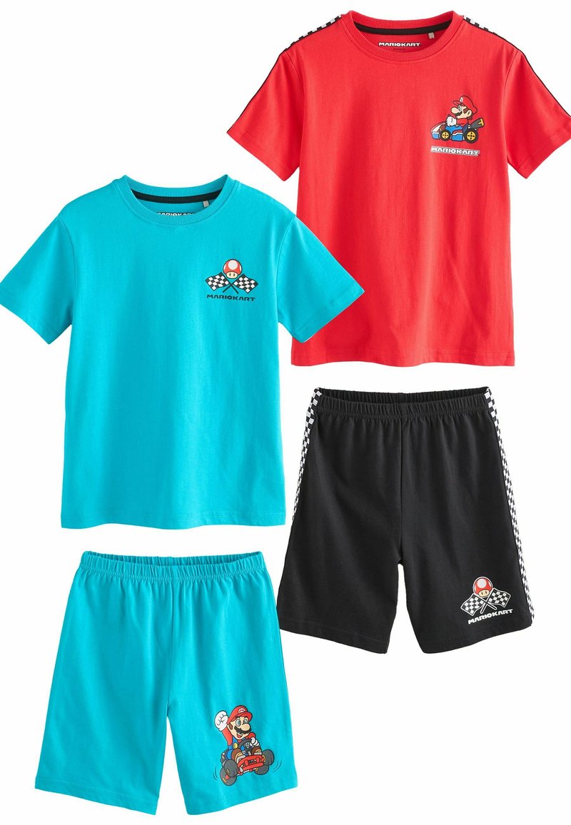 Dos camisetas gráficas: una roja con Mario conduciendo un kart, y la otra turquesa con un diseño de hongo. Dos pares de pantalones cortos, turquesa y negros.
