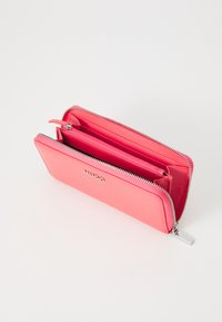 HUGO MEL ZIP AROUND - Portefeuille - light pastel red