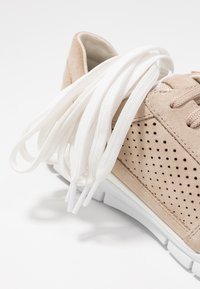 Geox SUKIE - Sneakers basse - light taupe
