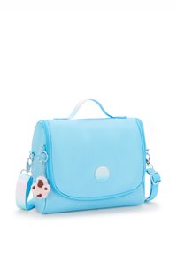 Modrá syntetická crossbody taška s klopou, zipovým uzávěrem, rukojetí, nastavitelným popruhem a přívěskem ve tvaru chlupaté opice.