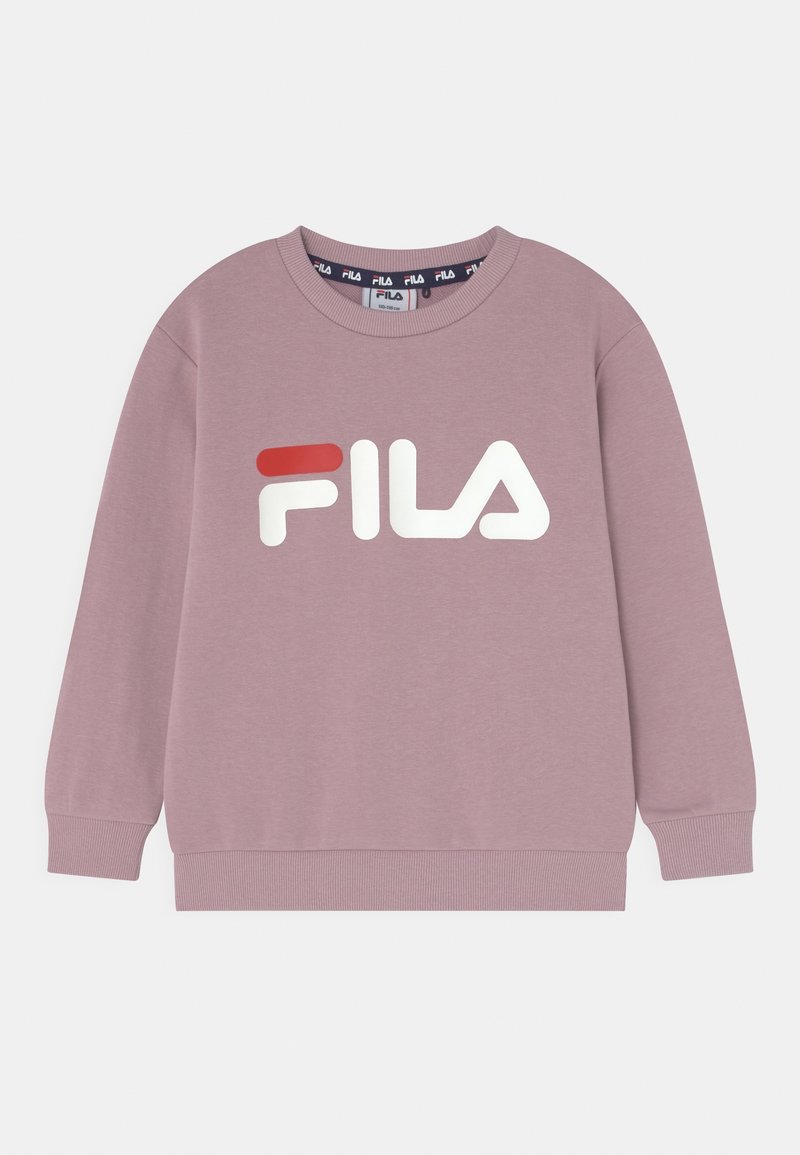 Sweat-shirt mauve à manches longues avec poignets et ourlet côtelés, avec un logo FILA blanc et rouge audacieux sur la poitrine.