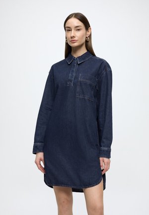 DENIM DRESSES, OVERSIZED FIT, LONGSLEEVE - Robe en jean - dark blue_multi_46