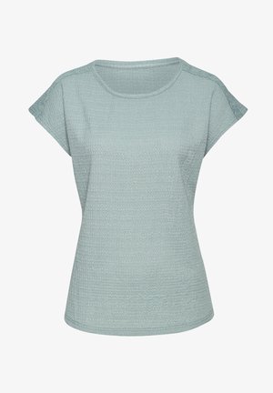 Lichtblauw shirt met korte mouwen van gestructureerde stof. Heeft een ronde halslijn en een iets losse pasvorm, met subtiele stikdetails op de schouders.
