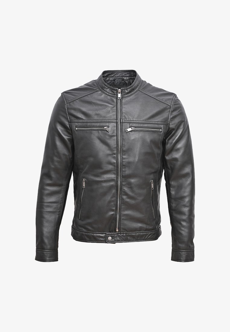 Veste en cuir noir avec col montant, fermeture éclair sur le devant, deux poches zippées sur la poitrine, deux poches zippées sur les côtés et bouton-pression en bas de l'ourlet.