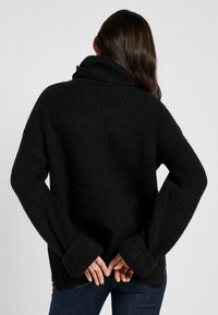 Lee Pullover - unionall black