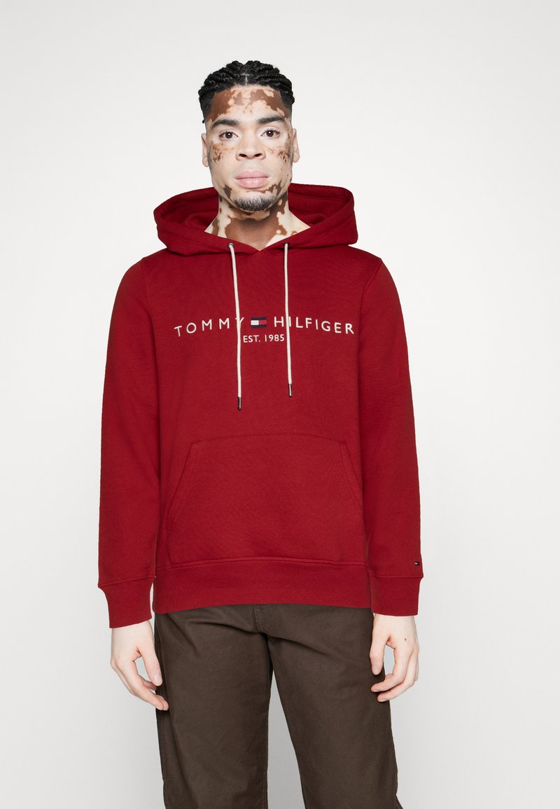 Tommy Hilfiger LOGO HOODY - Felpa con cappuccio - arizona red