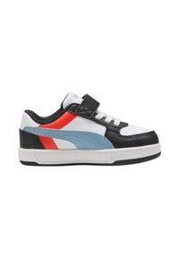 Sneaker per bambini nero, bianco e blu con cinturino in velcro, caratterizzato da accenti rossi e azzurri e una suola in gomma bianca.