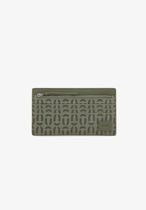 Portatarjetas verde oliva con bolsillo frontal con cremallera, seis ranuras para tarjetas, patrón geométrico y un pequeño parche de logo TOUS en relieve.