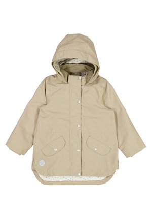 Imperméable à capuche beige pour enfants avec boutons-pression, deux poches à rabat à l'avant, et une doublure intérieure à motifs visible au niveau de l'ourlet et de la capuche.