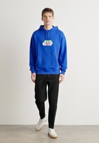 HUGO NUGOBINO - Hoodie - open blue