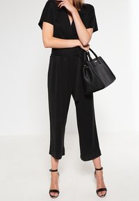 KARL LAGERFELD Handväska - black