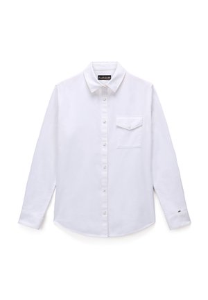 Witte knoop-overhemd van gladde stof, met een borstzak, klassieke kraag en lange mouwen met knoopmanchetten.