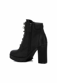 Refresh Botines con cordones - black