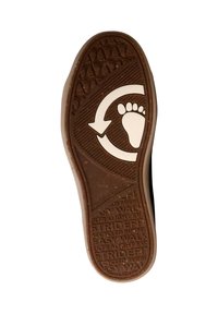 Suela de zapato de goma marrón con un diseño texturizado, una flecha y gráficos de huellas. El texto incluye detalles de "Fácil Caminar" y "Goma Reciclada".