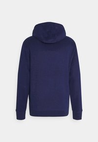 Sweat à capuche bleu foncé vu de dos, avec manches longues, poignets côtelés et design sobre sur fond blanc.